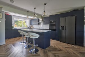 Kitchen Diner- click for photo gallery